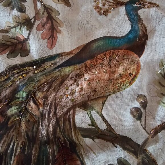 Peacock table runner - Picture 4 of 8